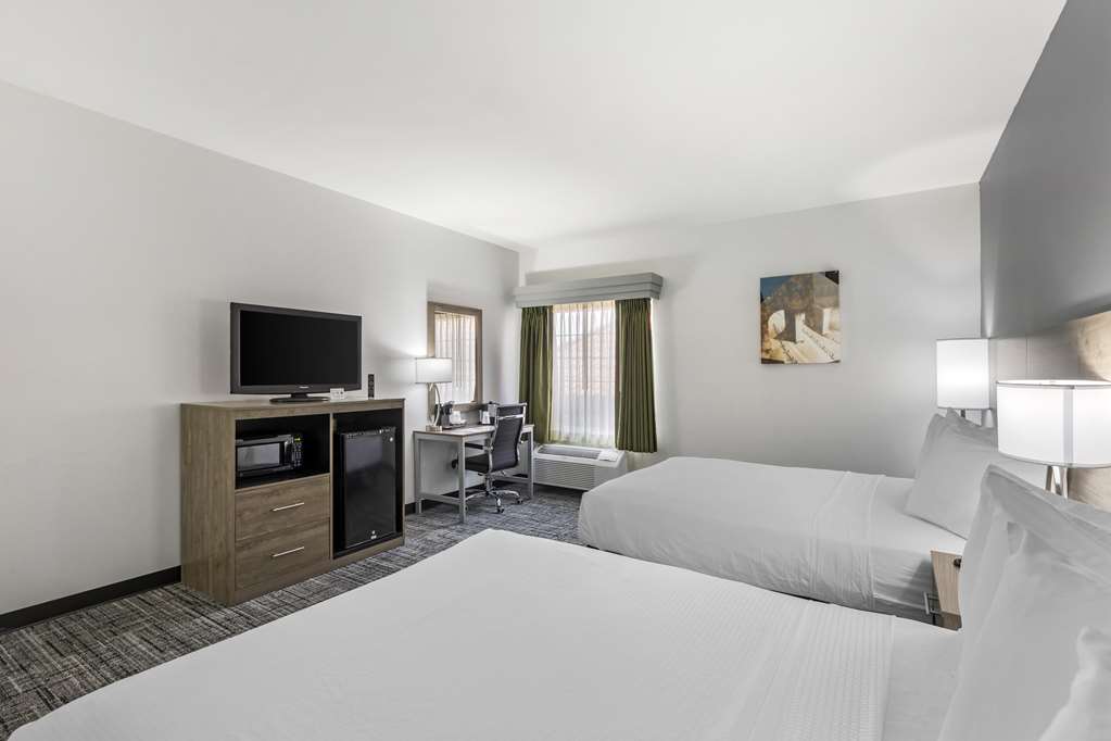 Best Western Plus MidAmerica Hotel - photo 17