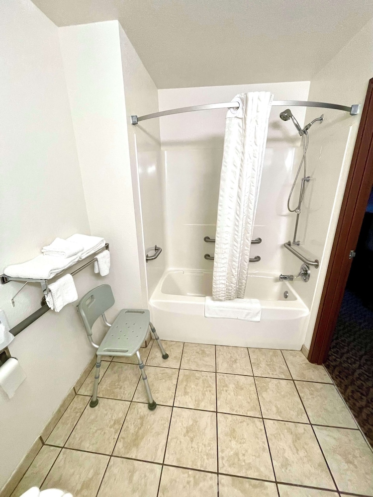 SureStay by Best Western Prince Frederick - photo 9
