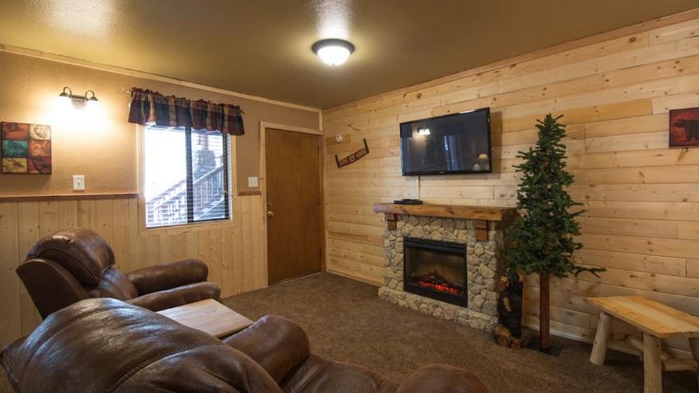 Upper Canyon Inn & Cabins - photo 115