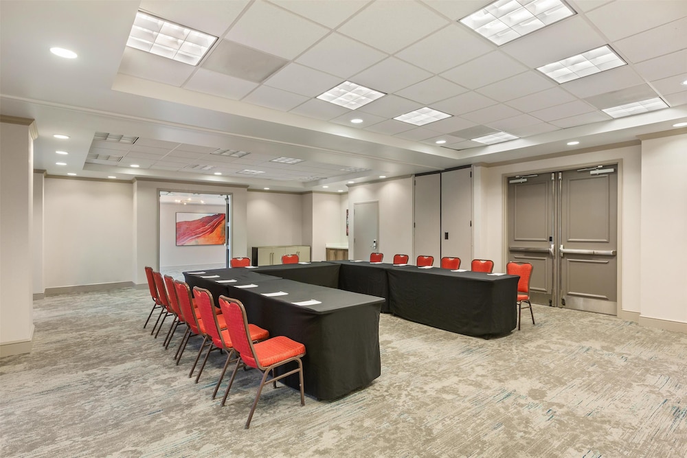 Hilton Garden Inn Atlanta Airport North - photo 29