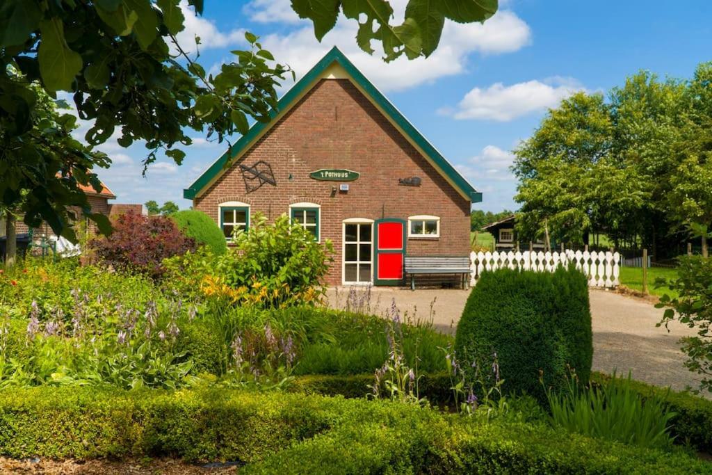 Pothuus 2 persoons vrijstaand huis met vrij uitzicht in de Achterhoek — hotel in Ruurlo