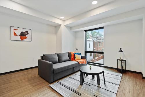 CozySuites on Mass with garage parking #17 — 4-Star Luxury Hotel in Indianapolis, United States