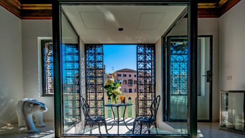 La Loggia Grand Canal — 4-Star Luxury Hotel in Venice, Italy