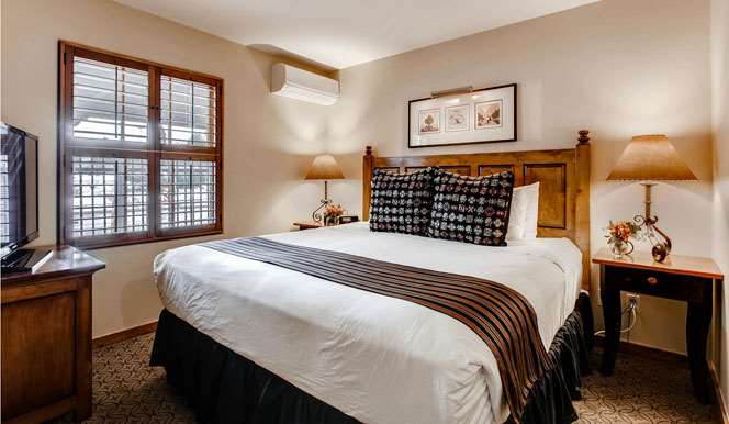 Piñon Court By La Fonda - photo 3