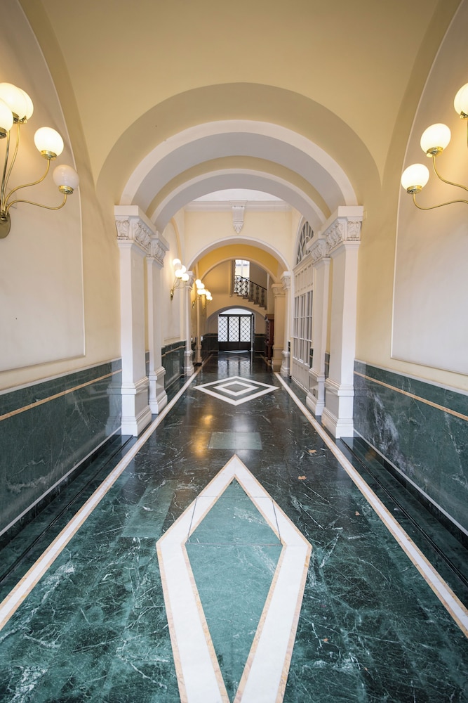 Residence Victoria — 4-Star Luxury Hotel in Trieste, Italy