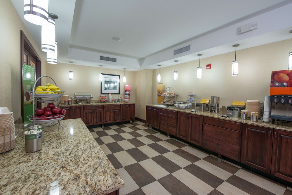 Hampton Inn Bismarck - photo 33