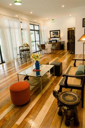 Balai Benedicere Bed & Breakfast — 4-Star Luxury Hotel in Bacnotan, Philippines