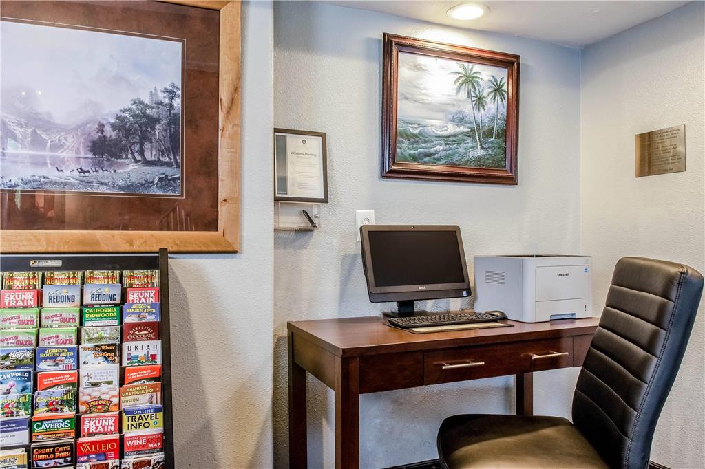 Clarion Hotel By Humboldt Bay - photo 33