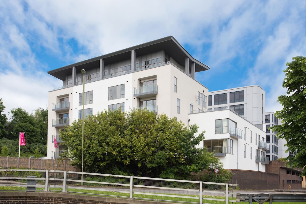 Western Gate — 4-Star Luxury Hotel in Basingstoke, United Kingdom