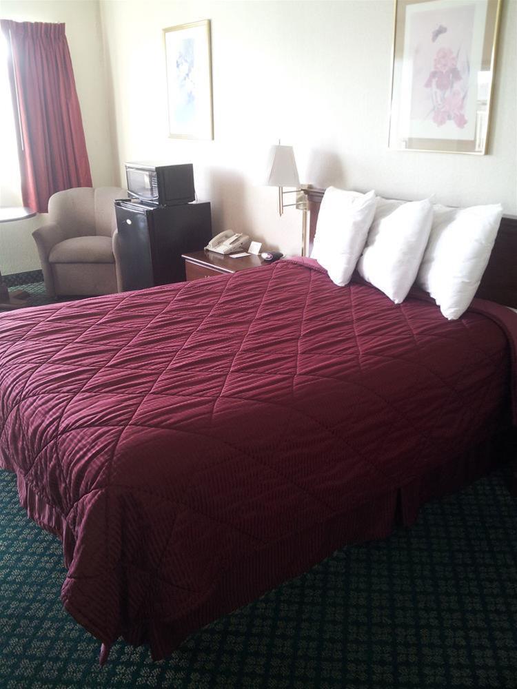 Howard Johnson Express Inn Redding - photo 11
