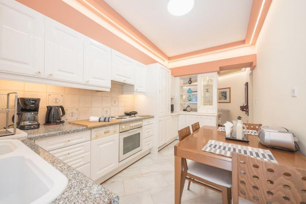 Central 3br Apartment Next To Panormou Metro — 4-Star Luxury Hotel in Athens, Greece