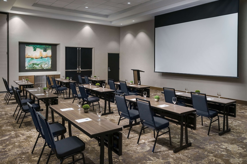 Hilton Garden Inn Sunnyvale - photo 36