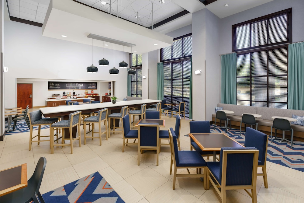 Hampton Inn & Suites West Sacramento - photo 22