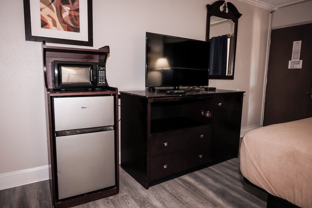 Riverside Inn & Suites by OYO Danville Ceaser Casino - photo 23