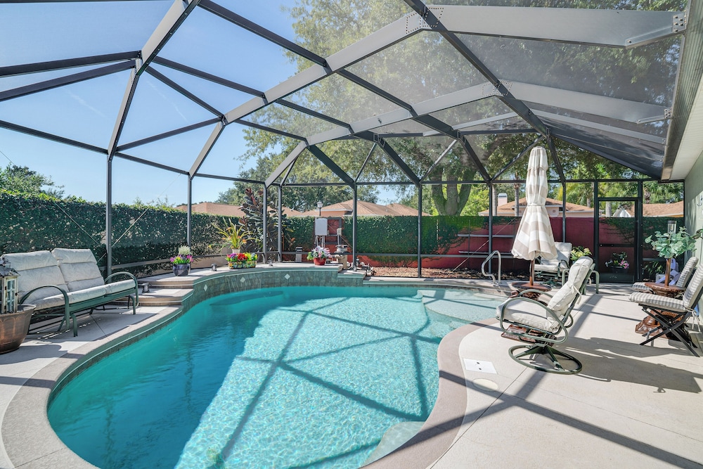 Private Pool & Golf Cart Villa By Spanish Springs — 4-Star Luxury Hotel in Lady Lake, United States