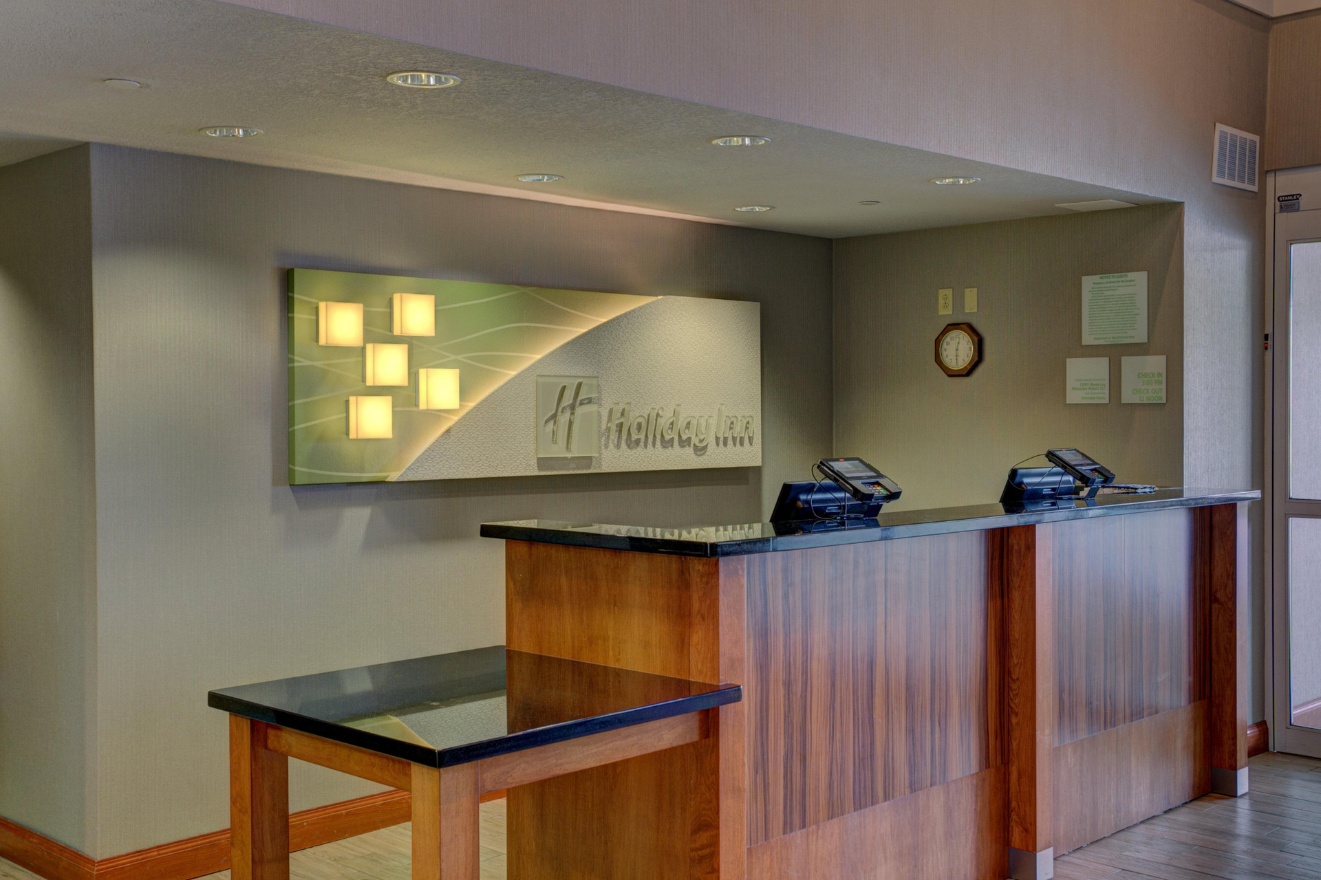 Holiday Inn Hotel & Suites Milwaukee Airport by IHG - photo 19