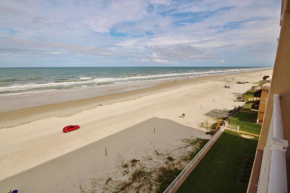 Ponce de Leon Towers 602 Apartment 2 in New Smyrna Beach, United States