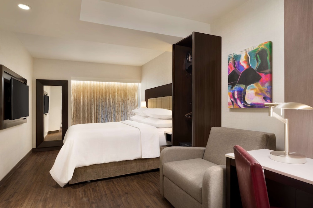 Embassy Suites by Hilton New York Manhattan Times Square - photo 26