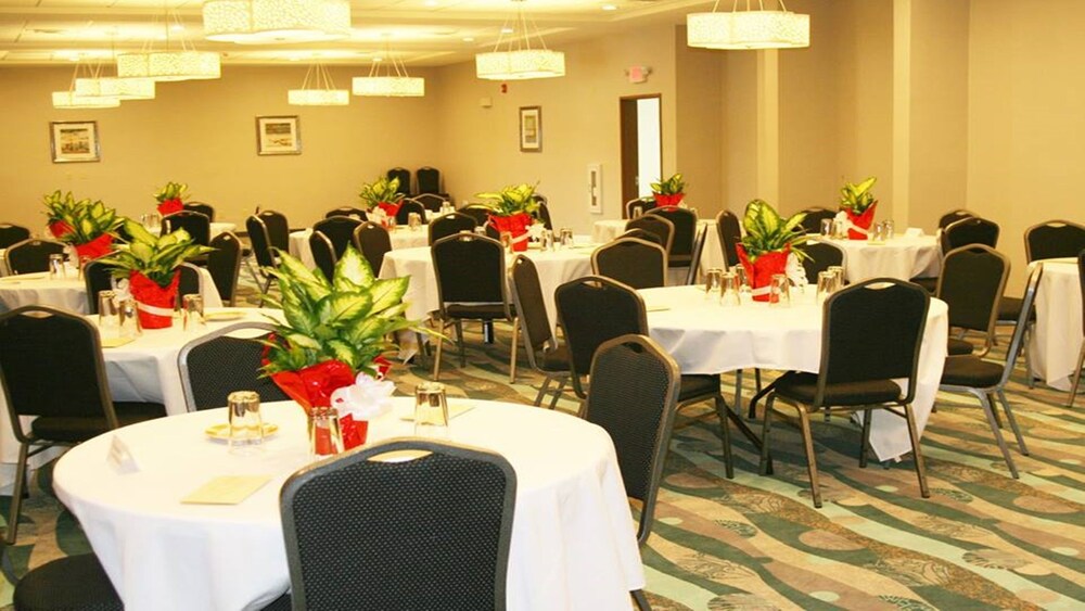 Holiday Inn Guin by IHG - photo 29