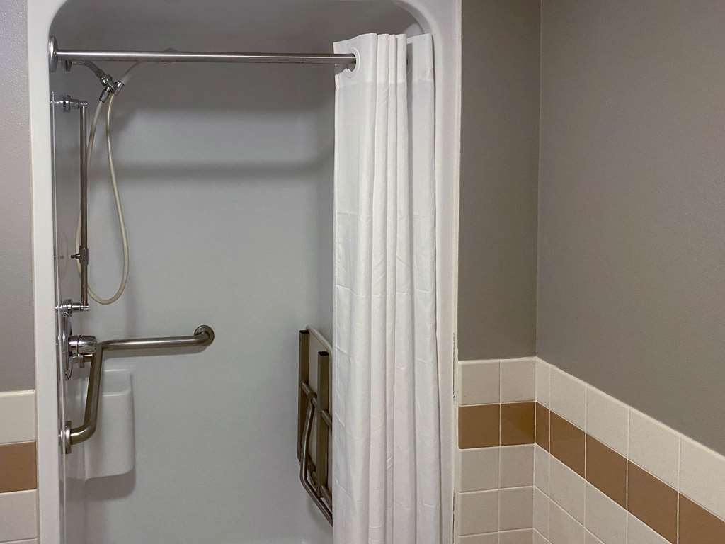 Motel6 Norway MI - photo 15