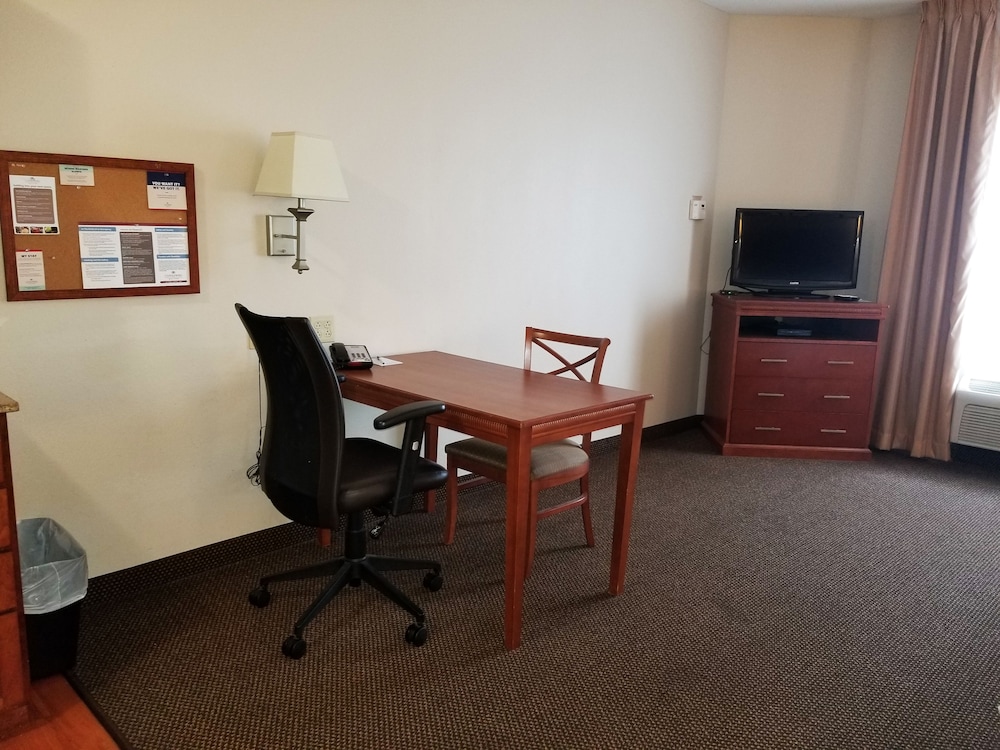 Candlewood Suites Cape Girardeau by IHG - photo 40
