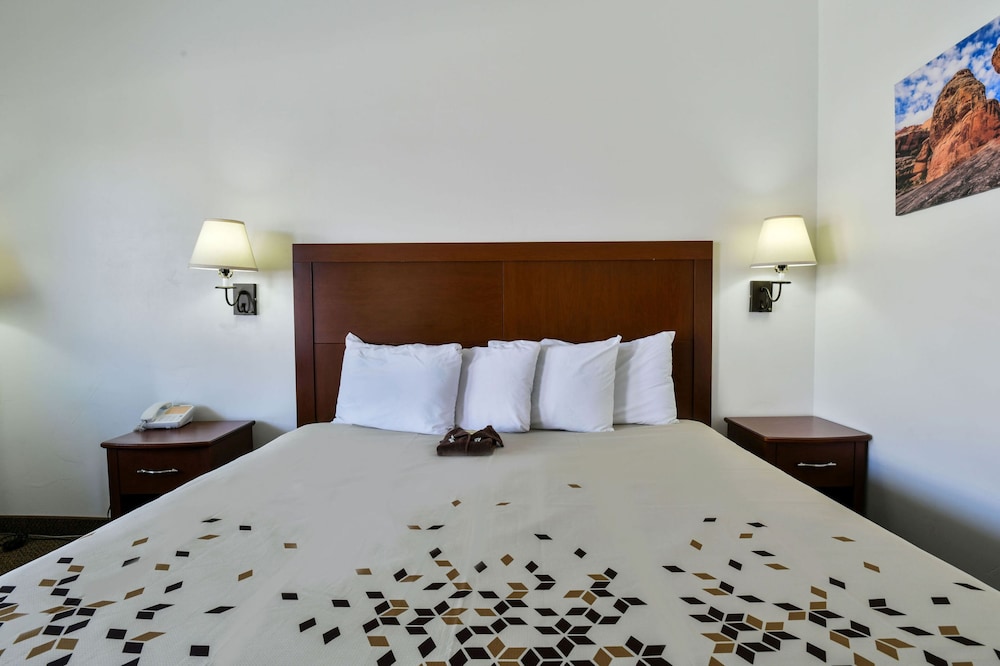 Adventure Inn & Motel - photo 12