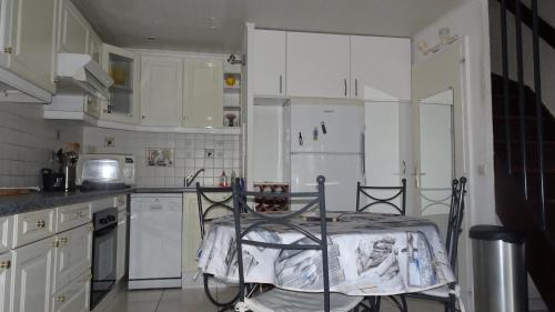 Maisonnette bort de mer in Frontignan, France