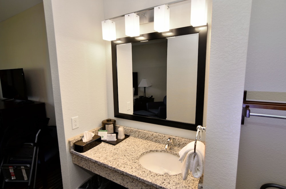 Cobblestone Inn & Suites Manning - photo 60
