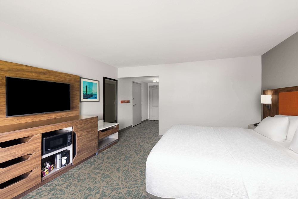 Hampton Inn & Suites Savannah Airport - photo 3