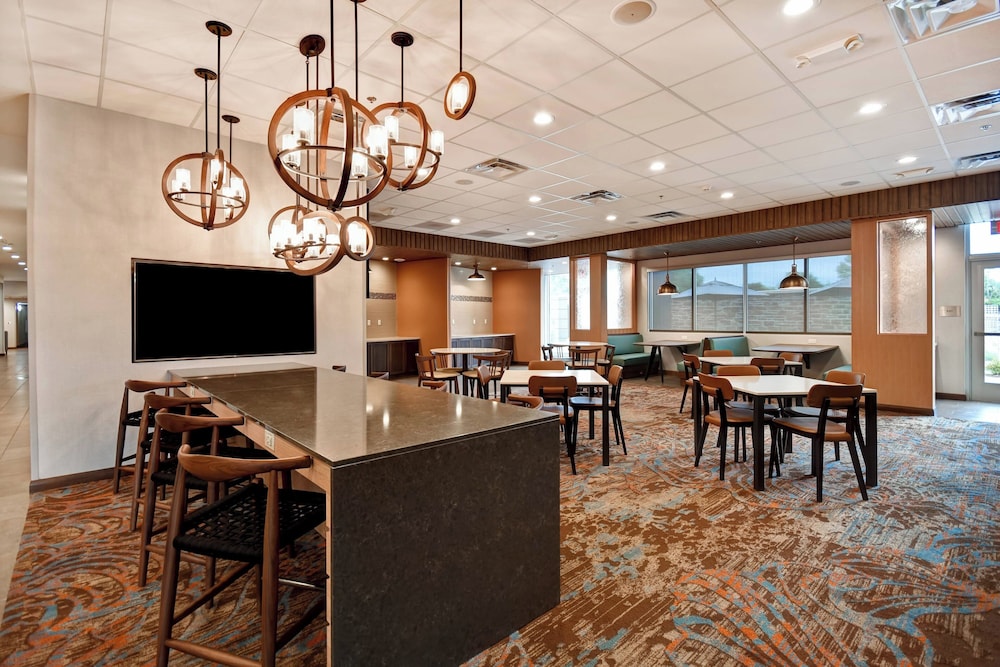 Fairfield Inn & Suites by Marriott Milwaukee North - photo 12