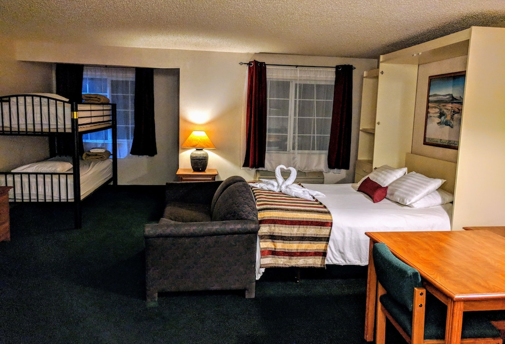 3 Peaks Lodge - photo 11