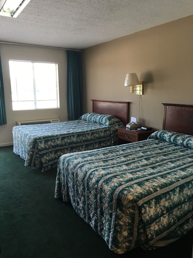 McCaig Motel - photo 4