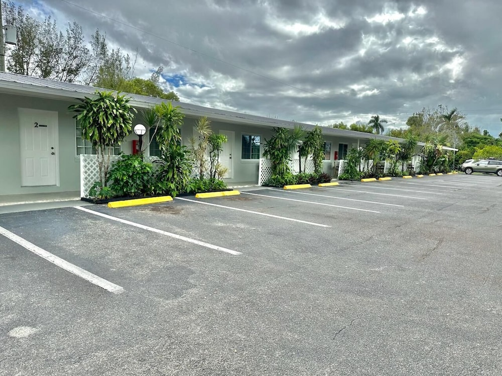 Conty's Motel - photo 45