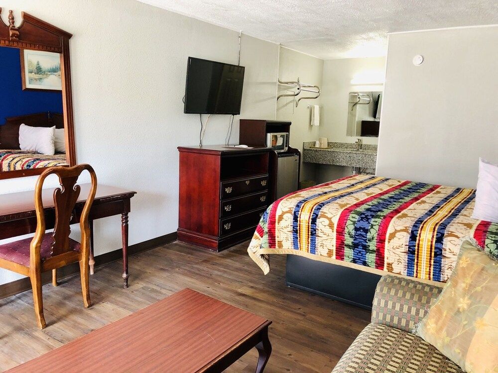 Linwood Motel - photo 2