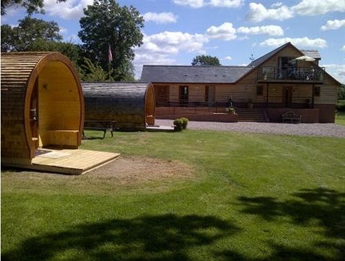 Big Bear Lodge — 4-Star Luxury Hotel in Oswestry, United Kingdom