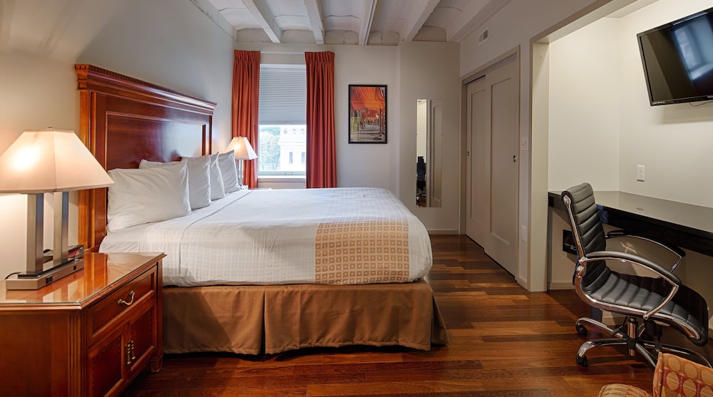 Grand Eastonian Hotel & Suites - photo 10