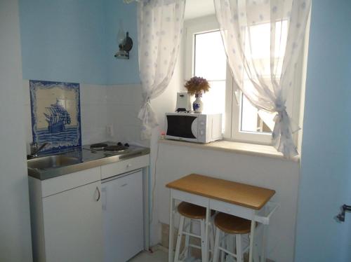 Dubrovnik Cozy central Studio with street View