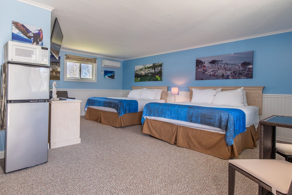 Footbridge Beach Motel - photo 119