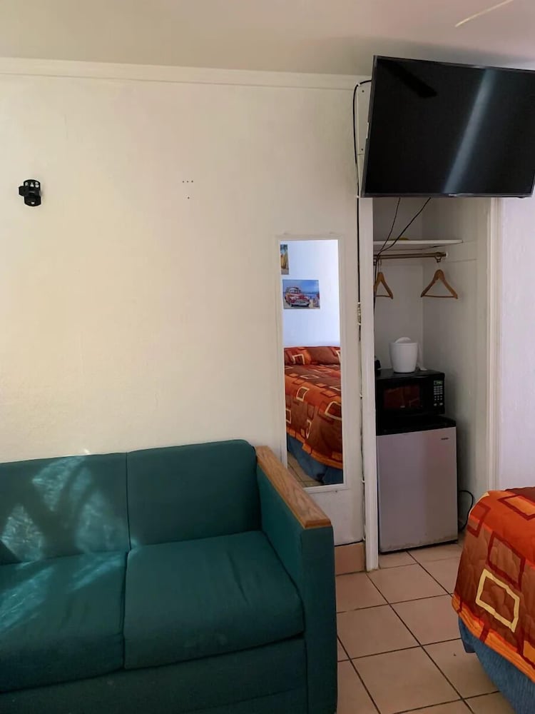 Sunshine Motel - photo 6