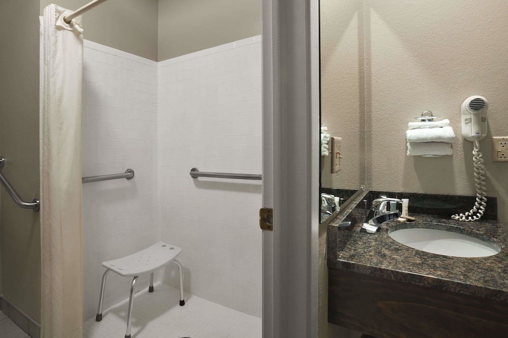 Super 8 by Wyndham Pocatello - photo 16