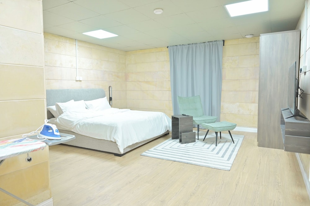 Modern Apartments w Central Location Ather — 4-Star Luxury Hotel in Dammam, Saudi Arabia