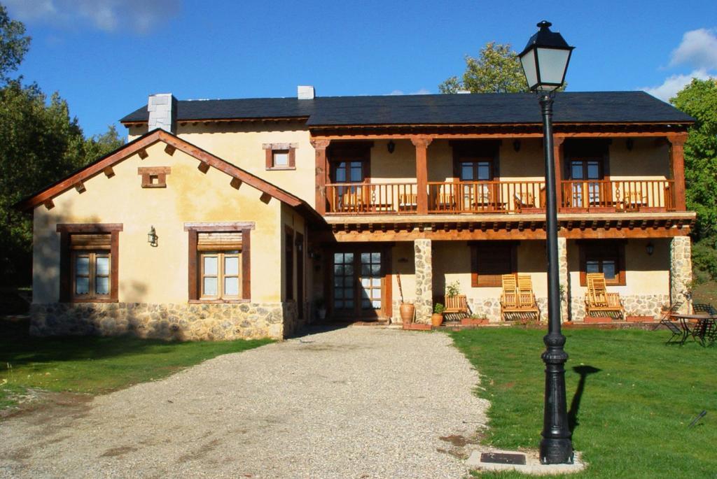 Hotel Rural Aguallevada — hotel in Robleda-Cervantes