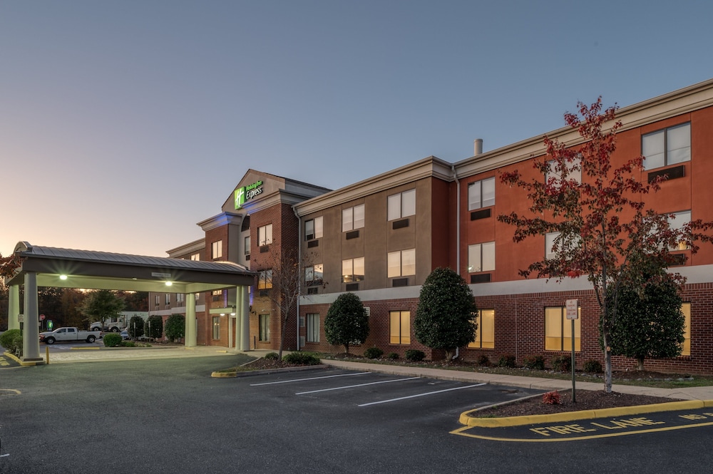 Holiday Inn Express & Suites Thornburg S. Fredericksburg by IHG - photo 49