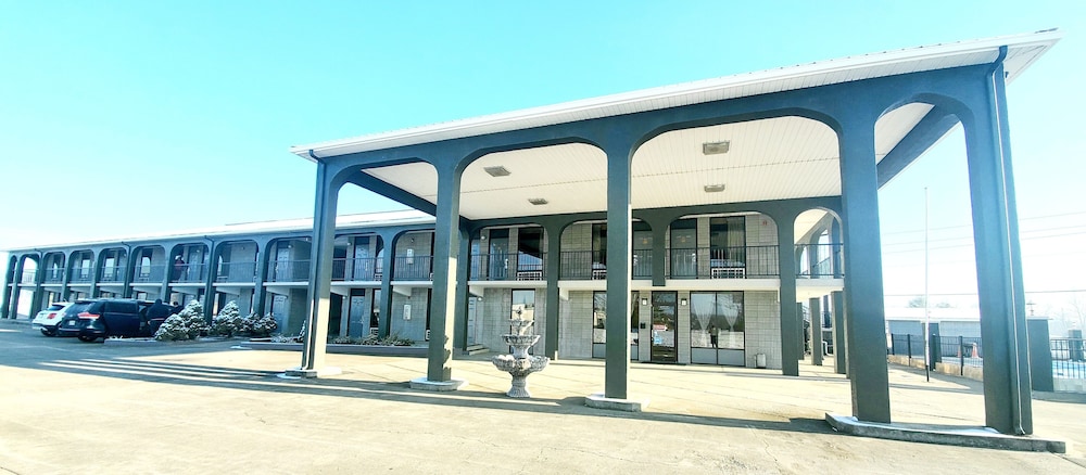 Executive Inn - carbon neutral hotel in Scottsville