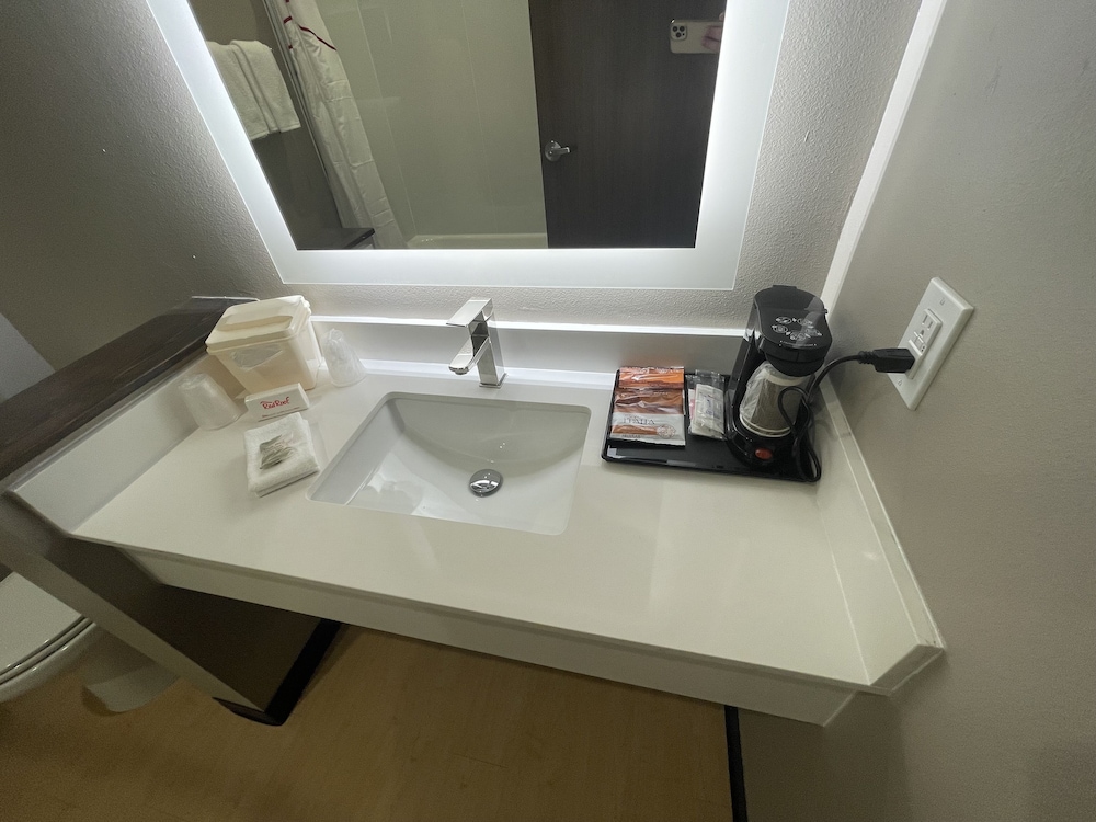 Red Roof Inn Lancaster TX - photo 19