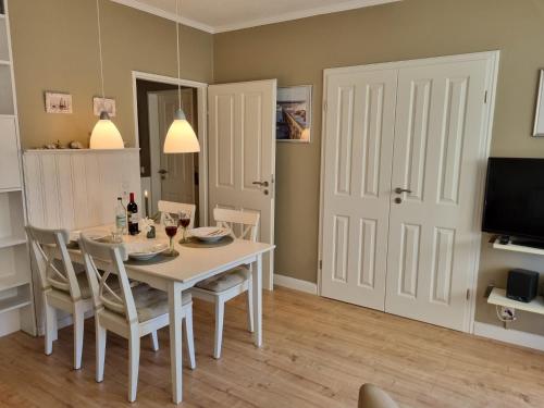 Strandapartment May — 4-Star Luxury Hotel in Timmendorfer Strand, Germany