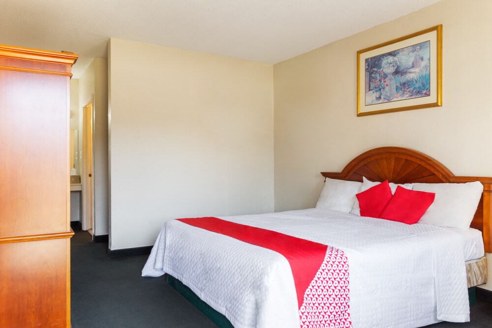 Travelers Place Inn & Suites - photo 13