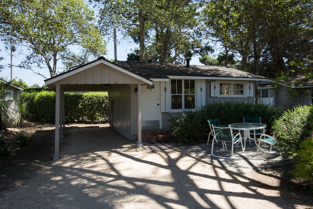 Carmel River Inn & Cottages - photo 8