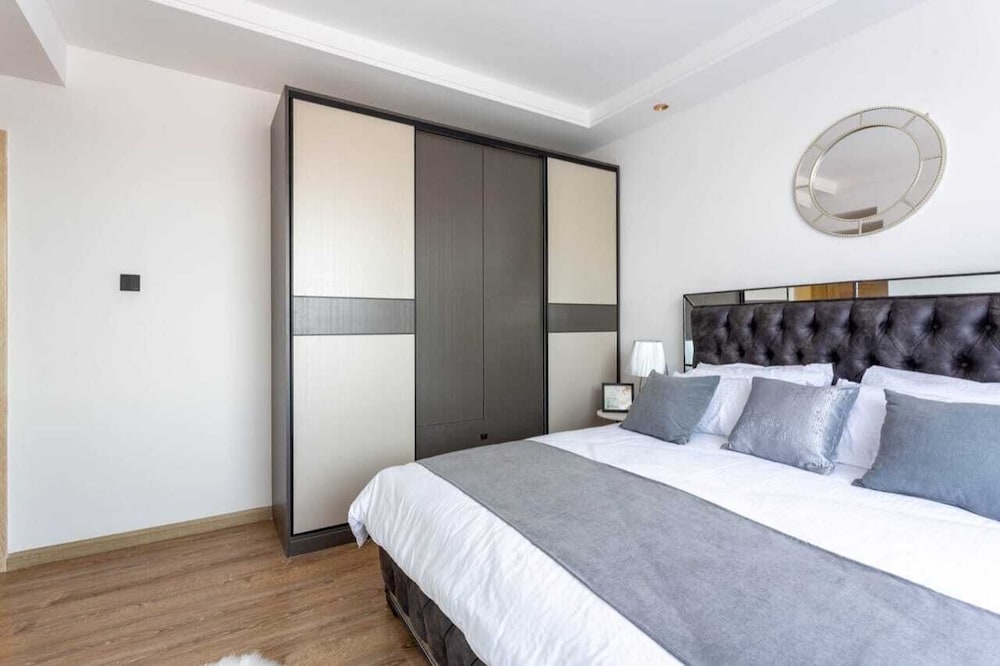 Lux Suites Oasis of Peace Apartments