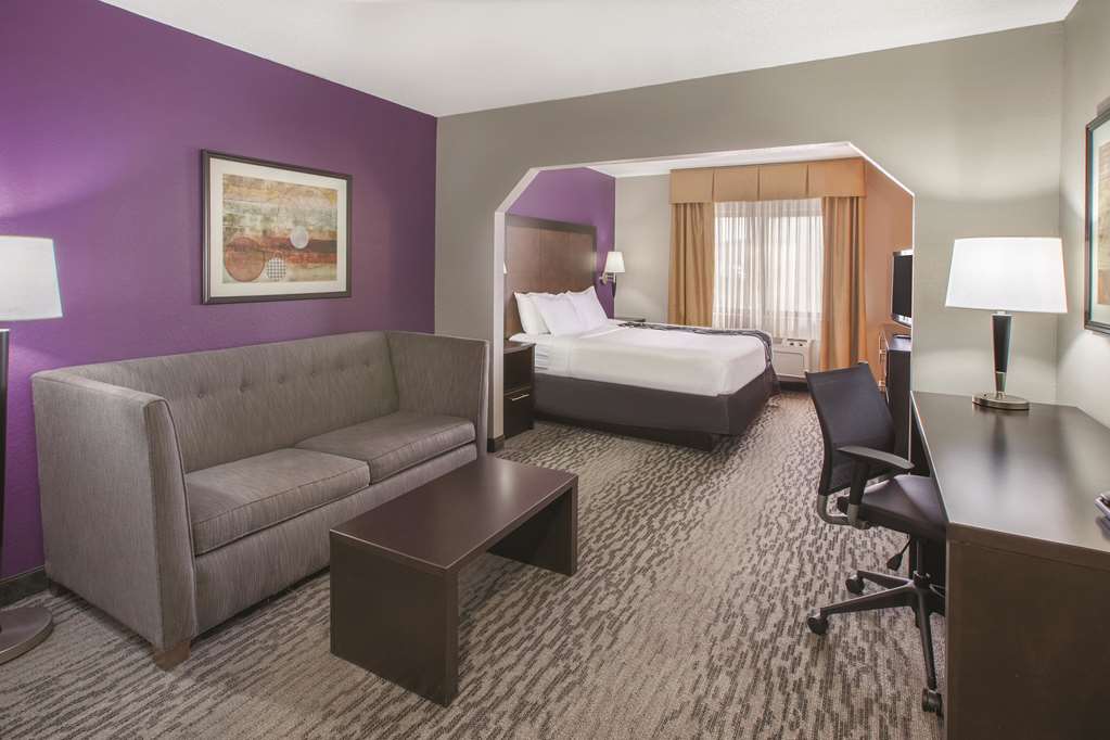 La Quinta Inn & Suites by Wyndham Erie - photo 23
